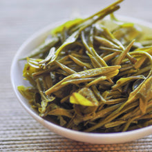 Muatkan imej ke dalam penonton Galeri, 2024 Teh Hijau Long Jing Telaga Naga Tasik Barat