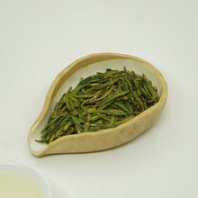 Muatkan imej ke dalam penonton Galeri, 2024 Teh Hijau Long Jing Telaga Naga Tasik Barat