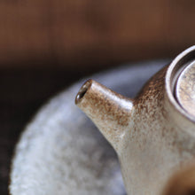 Muatkan imej ke dalam penonton Galeri, Japanese-Style Side Handle Pot | Pottery - LEGEND OF TEA