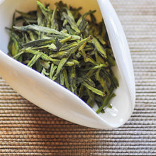 Muatkan imej ke dalam penonton Galeri, 2024 West Lake Dragon Well Long Jing Green Tea
