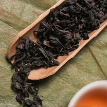 Muatkan imej ke dalam penonton Galeri, Traditional Da Hong Pao Tea
