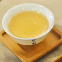 Muatkan imej ke dalam penonton Galeri, FuDing GongMei White Tea - LEGEND OF TEA
