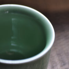Muatkan imej ke dalam penonton Galeri, Celadon Relief Lotus Master Tea Cup | Tall - LEGEND OF TEA
