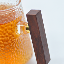 Muatkan imej ke dalam penonton Galeri, Wooden Handle Glass Pitcher (Square) - LEGEND OF TEA
